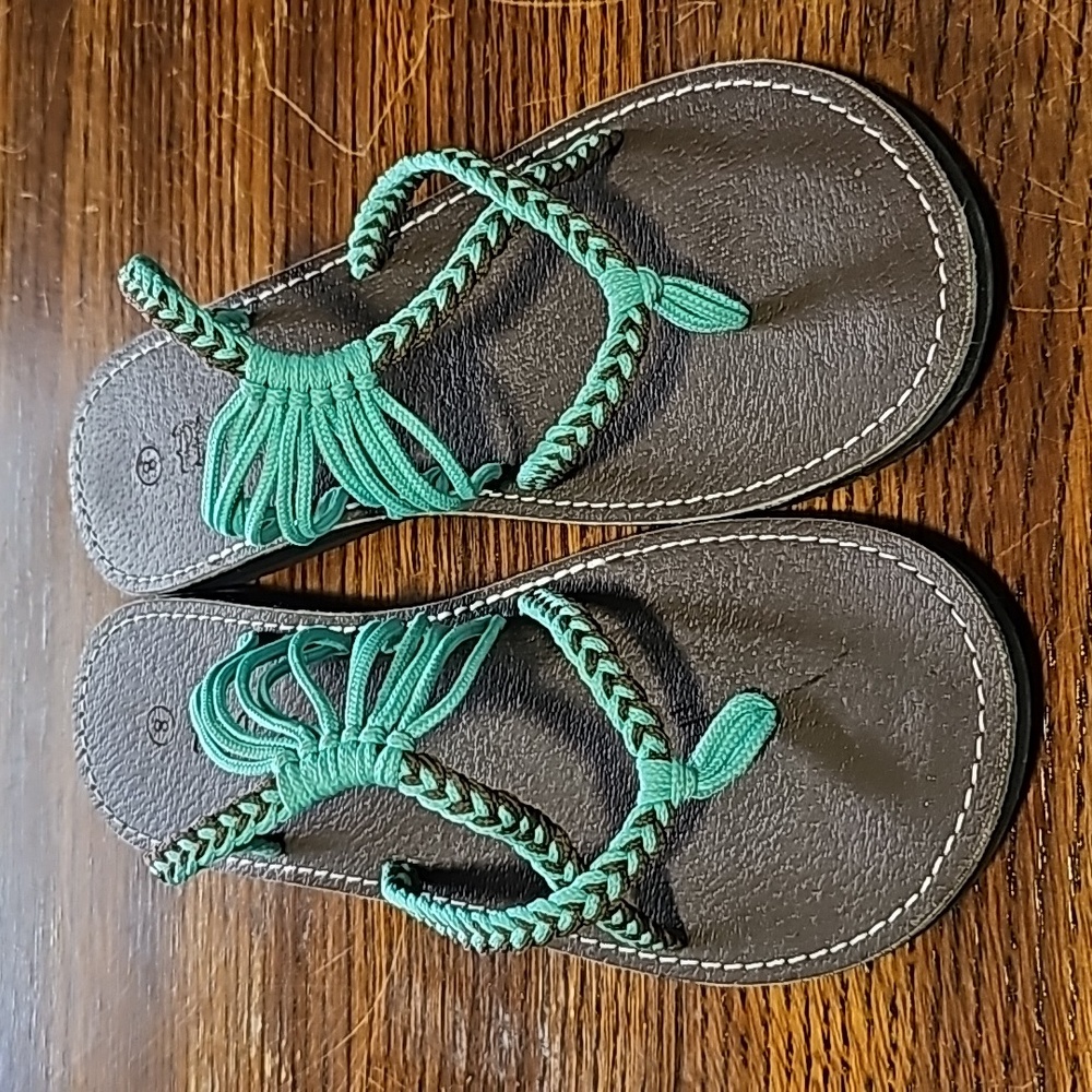 Plaka sandals